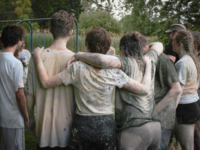 Glibberen en glijden tijdens de Kindermudrun